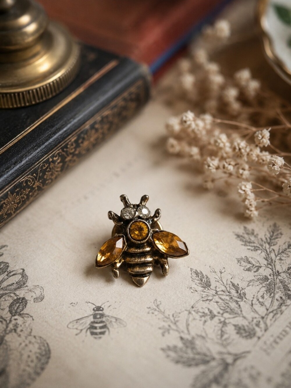 Vintage Rhinestone Bee Lapel Pin Gold Tone Amber Insect Brooch Cottagecore